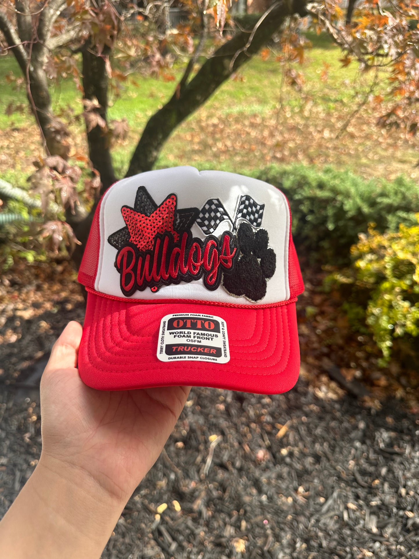 Bulldogs Star R/W Trucker Hat